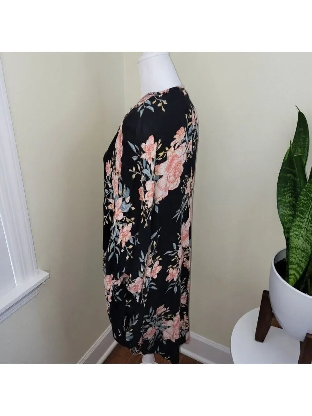 Billabong Floral Kimono Black/Pink Floral Open Front Cardigan Women's S/M